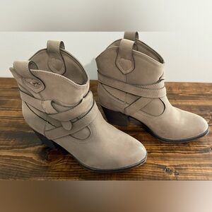 Rocket Dog ankle boots